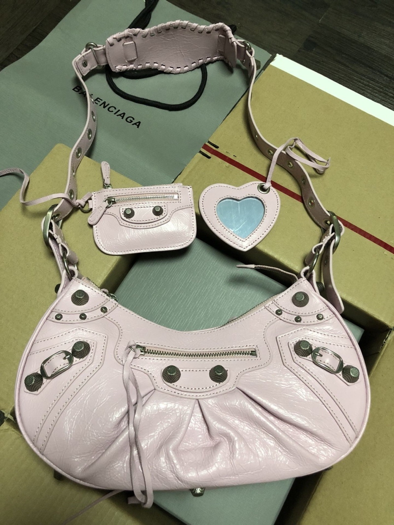 Ba1en*iaga le cagole bags